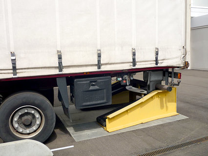 ARNOLD Andockstation - Lkw abgestützt