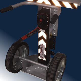 Verladestütze Safety-Jack 6 - gut sichtbar bei Tag & Nacht Reflektierende Verladestütze ARNOLD safety jack 6 zur Sicherung von 40t Sattelaufliegern
