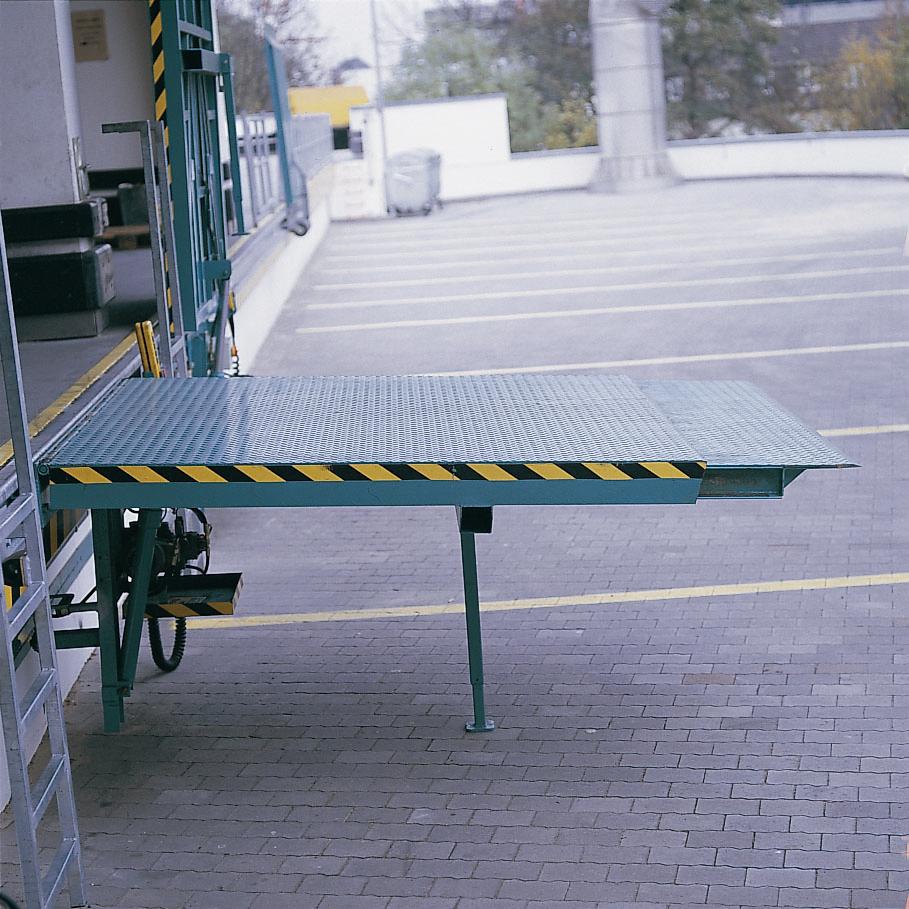 Mechanischer Stützfuß: Verhindert Abstürzen bei vorzeitiger Lkw-Abfahrt.